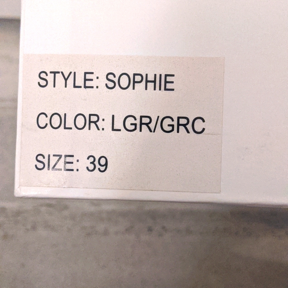 Anthropology Statement Gray Pump - image 6